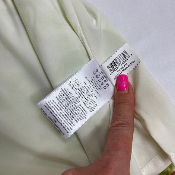 NWT BCBGeneration hight waist Abstract swirl smocked shorts XS - Picture 10 of 12